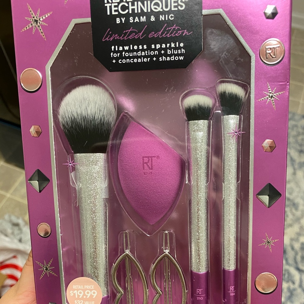 Real Technique Brushes sets brand new